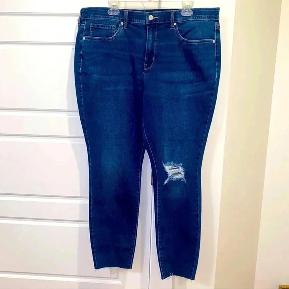 WONDERLY Raw Hem NWT Size 18 Mid Rise Skinny - Picture 1 of 10